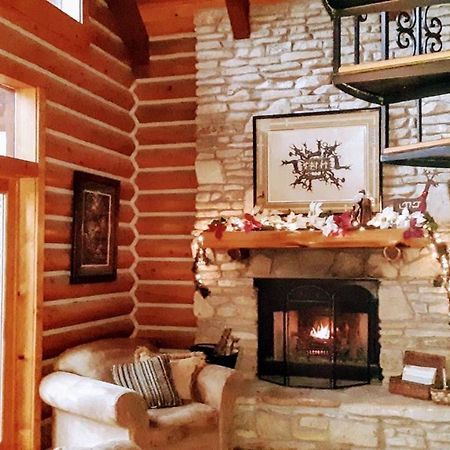 Cherokee Mountain Log Cabins Eureka Springs Exterior photo
