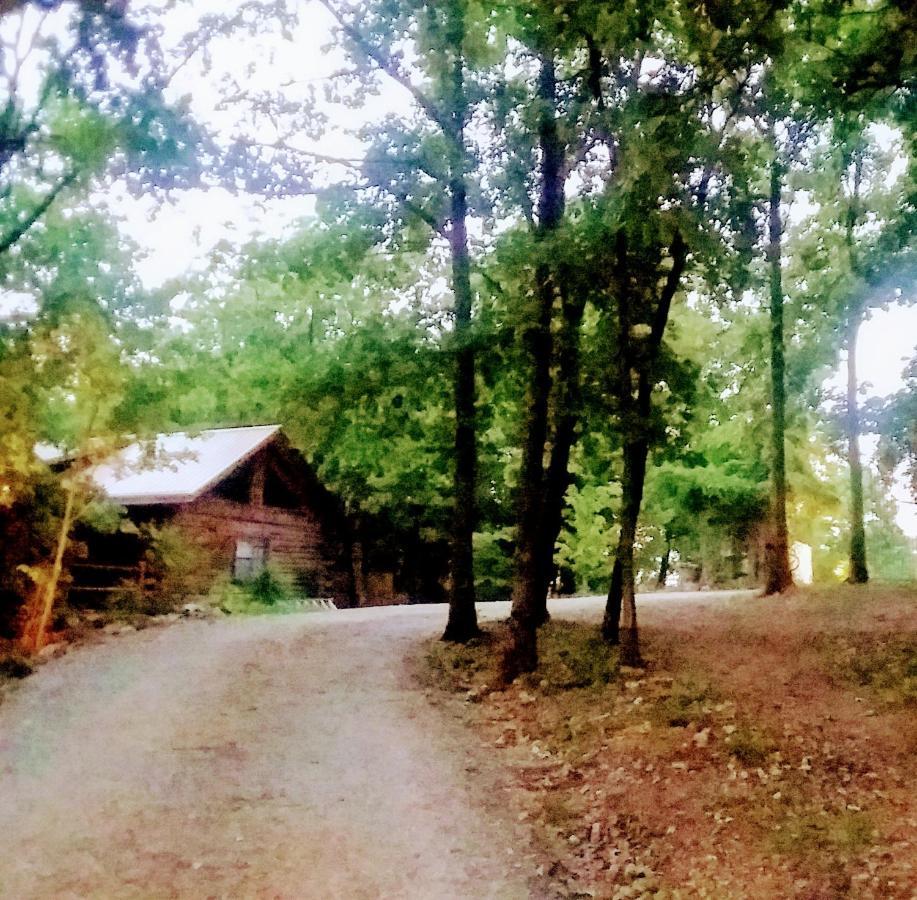Cherokee Mountain Log Cabins Eureka Springs Exterior photo