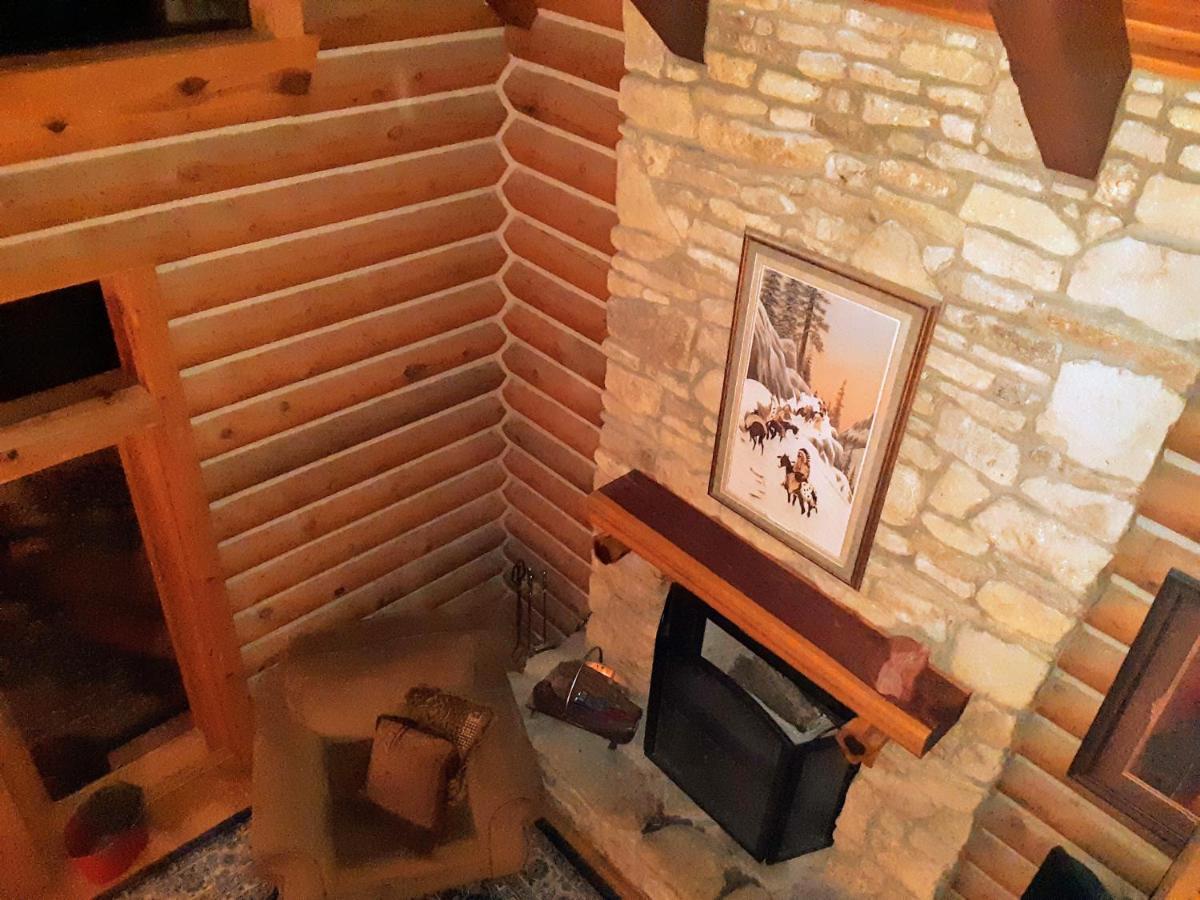 Cherokee Mountain Log Cabins Eureka Springs Exterior photo