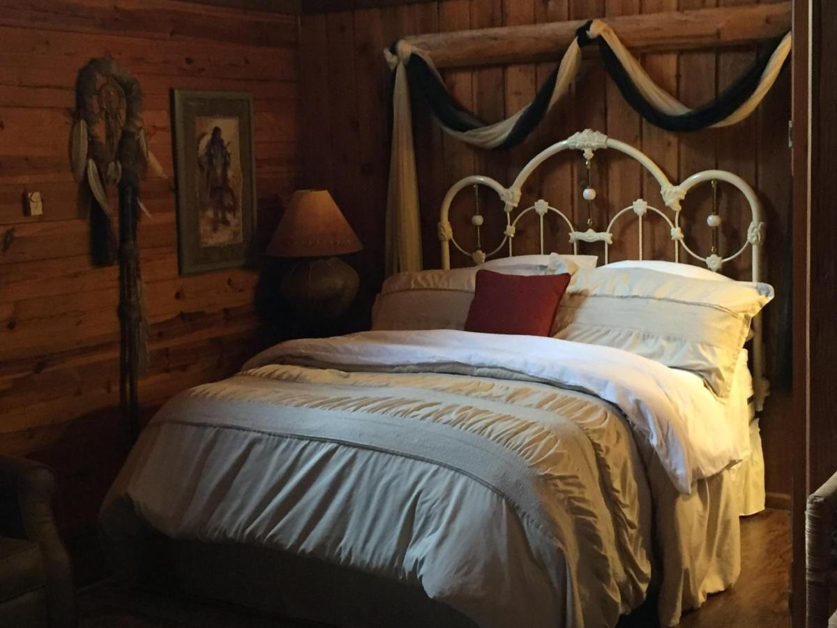 Cherokee Mountain Log Cabins Eureka Springs Exterior photo
