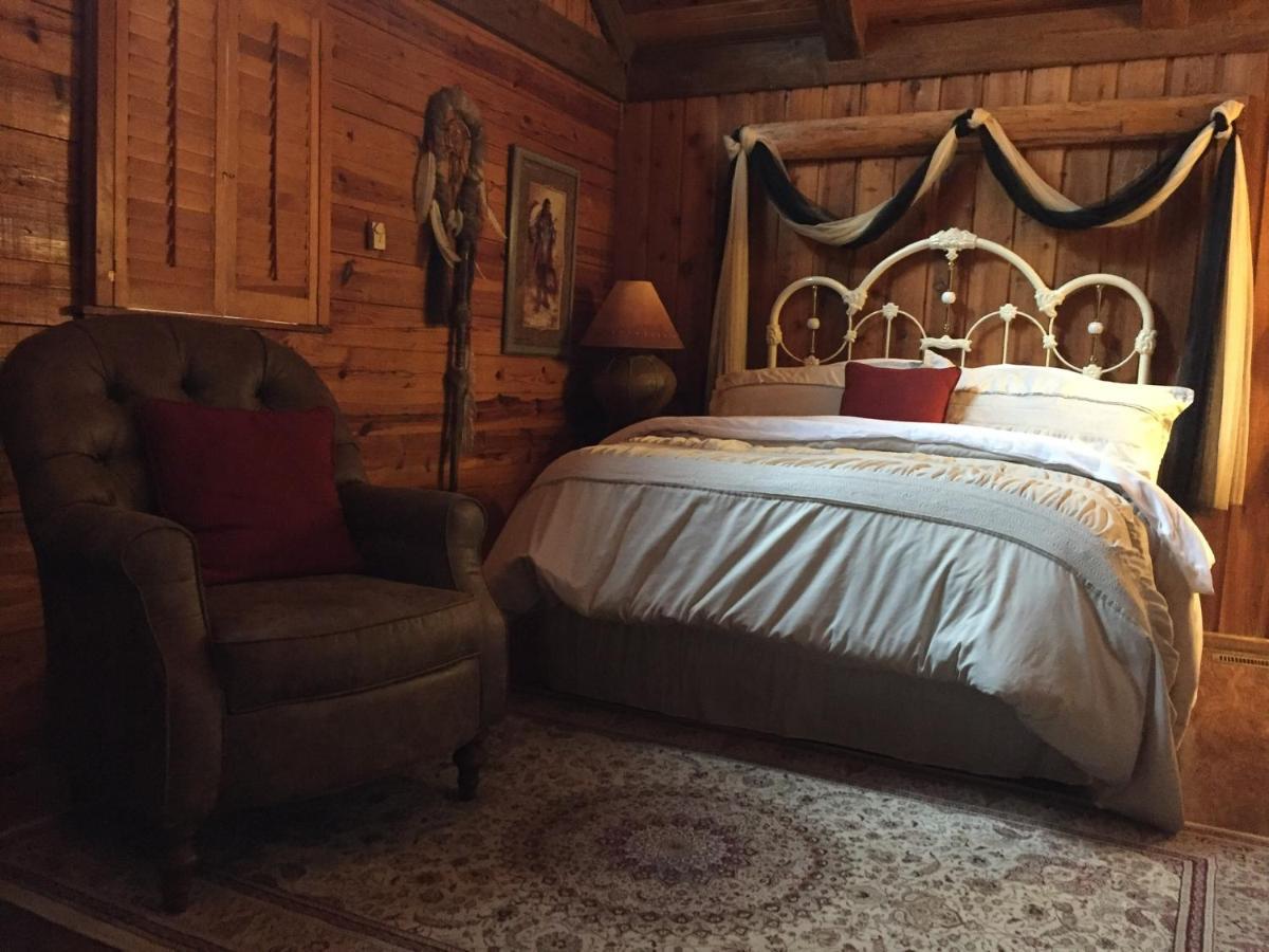 Cherokee Mountain Log Cabins Eureka Springs Exterior photo