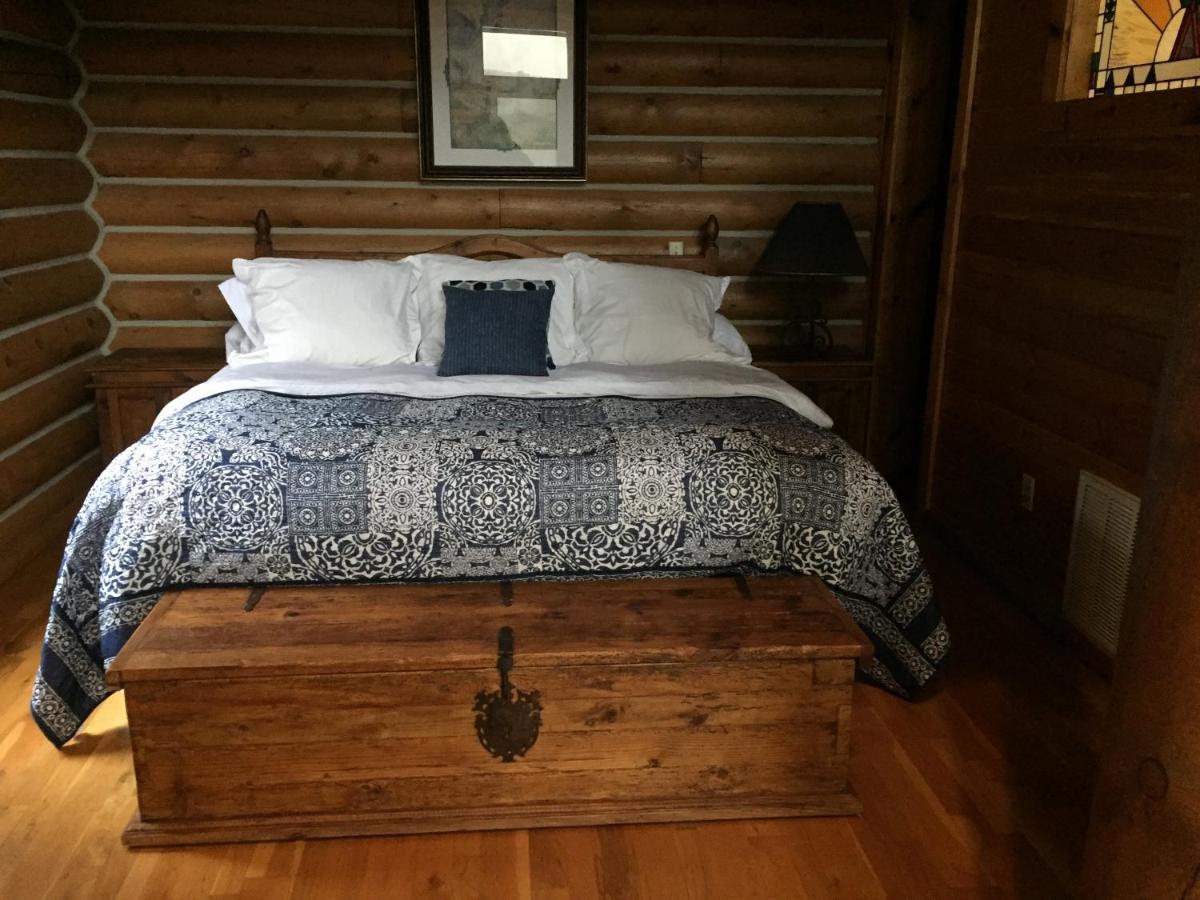 Cherokee Mountain Log Cabins Eureka Springs Exterior photo