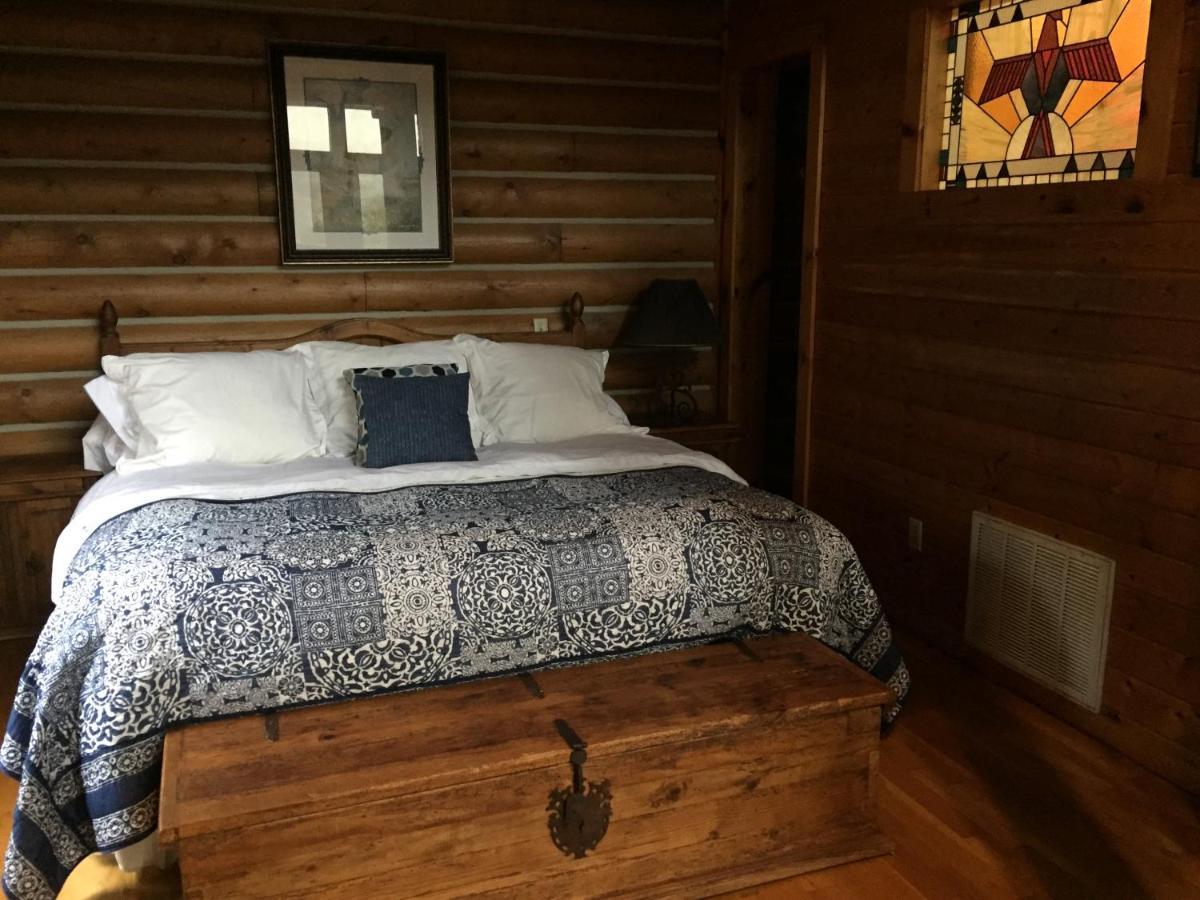 Cherokee Mountain Log Cabins Eureka Springs Exterior photo